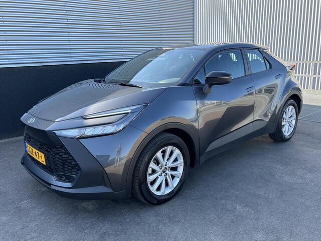 Toyota C-HR 1.8 Hybrid 140 Active NL-auto, 1e eign. Dodehoek detectie, keyless start, navigatie Apple CarPlay/Android Auto, adaptieve cruise control, achteruitrij camera