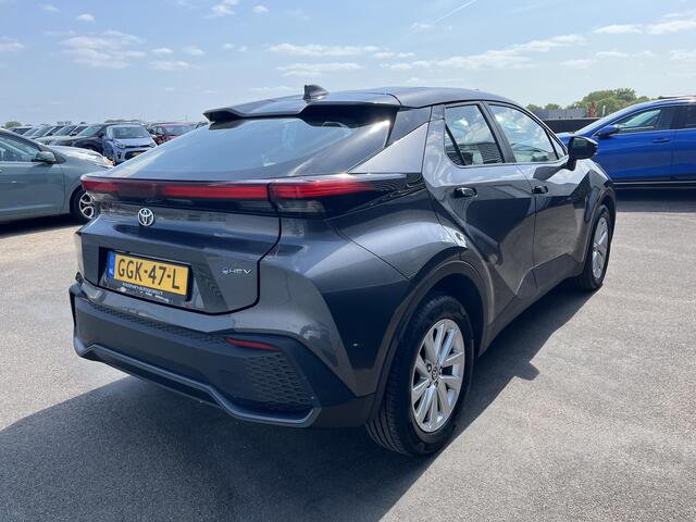 Toyota C-HR 1.8 Hybrid 140 Active NL-auto, 1e eign. Dodehoek detectie, keyless start, navigatie Apple CarPlay/Android Auto, adaptieve cruise control, achteruitrij camera