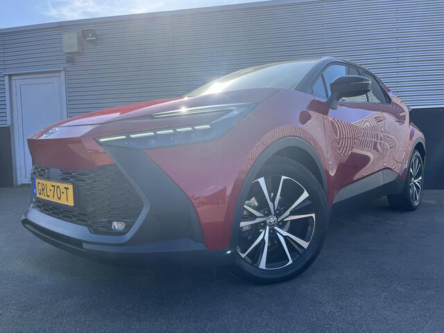 Toyota C-HR 1.8 Hybrid 140 First Edition NL-auto, 1e eign. Apple CarPlay/Android Auto navigatie, dodehoek detectie, adaptieve cruise control, keyless,