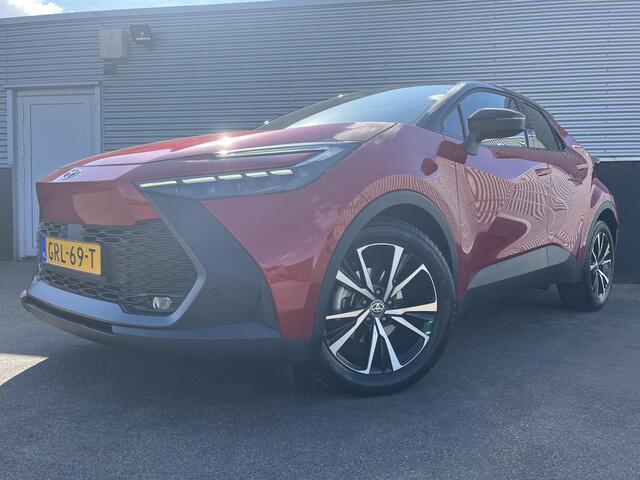 Toyota C-HR 1.8 Hybrid 140 First Edition Dodehoek detectie, rondomzichtcamera, navigatie Apple CarPlay/Android Auto, adaptieve cruise control, parkeersensoren,