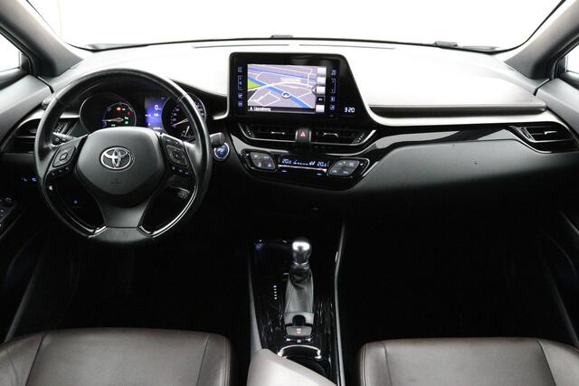 Toyota C-HR 1.8 Hybrid Executive | Trekhaak | Stoelverwarming | Navigatie | Parkeersensoren |