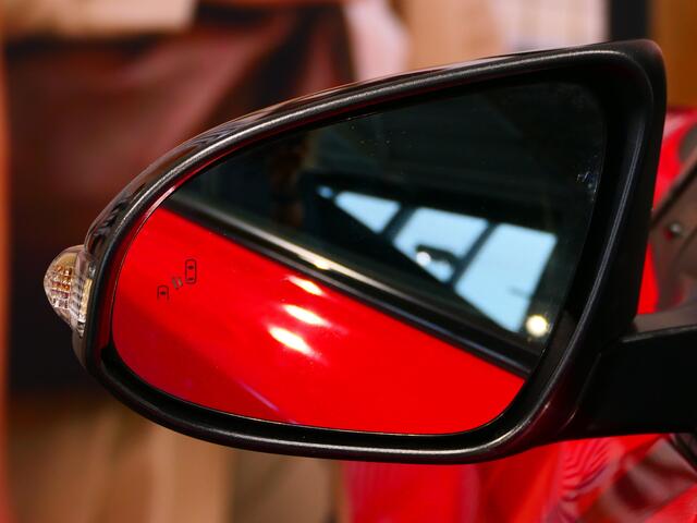 Toyota C-HR 2.0 Hybrid GR-Sport *1e eigenaar!* *Parkeerassistent* - Cruise, stoelverwarming, navi