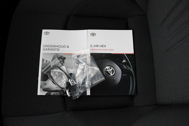 Toyota C-HR 1.8 Hybrid 140 Dynamic | Nieuw uit voorraad leverbaar! | 10 Jaar Garantie! |