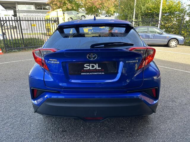 Toyota C-HR 1.8 Hybrid Style // DODEHOEK // KEYLESS // CAMERA+SENSOREN // ADAPT. CRUISE // Intelligent Park Assist // TREKHAAK //