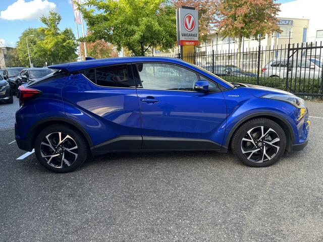 Toyota C-HR 1.8 Hybrid Style // DODEHOEK // KEYLESS // CAMERA+SENSOREN // ADAPT. CRUISE // Intelligent Park Assist // TREKHAAK //