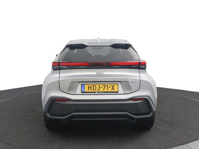 Toyota C-HR 2.0 Plug-in Hybrid 220 Dynamic | Stoelverwarming | Led Verlichting | Plug- in Hybride |