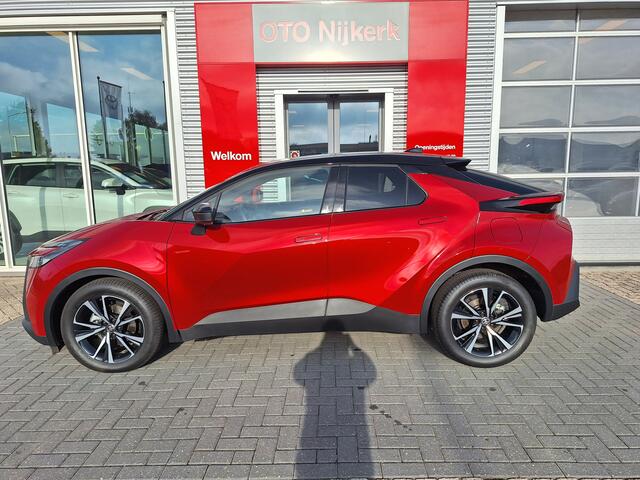 Toyota C-HR 1.8 Hybrid 140 Dynamic Bi-Tone met winterpack
