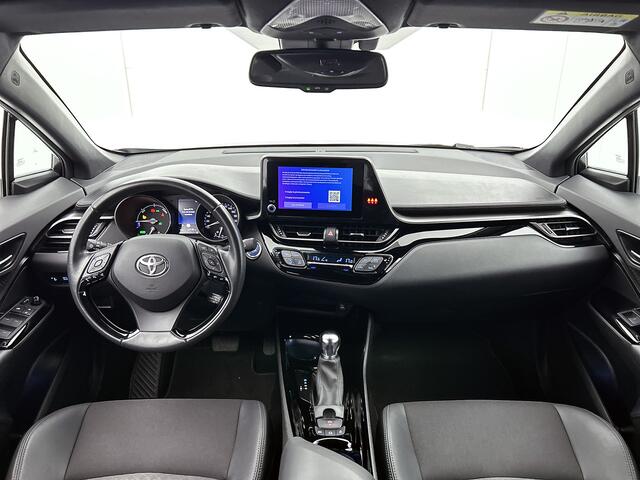 Toyota C-HR 2.0 Hybrid Style | Stoelverwarming | Climate control | Privacy glass | LM velgen |