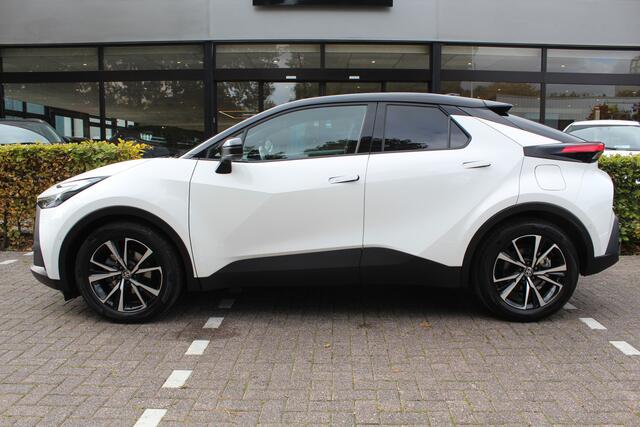 Toyota C-HR 1.8 Hybrid 140 First Edition Bi-tone | Rijklaar | Keyless | 360 Camera | Navi | Apple/Android | El. achterklep | Sensoren v+a | NL-auto