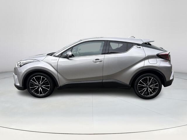 Toyota C-HR 1.8 Hybrid Executive **NAVIGATIE/ DODEHOEK DETECTIE/ STOEL EN STUURWIELVERWARMING/ GARANTIE**