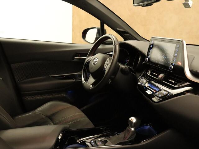 Toyota C-HR 2.0 Hybrid GR-Sport - ORIGINEEL NEDERLANDSE AUTO - TREKHAAK (TREKGEWICHT 725 KG) - ADAPTIEVE CRUISE CONTROL - DODEHOEKDETECTIE - APPLE CARPLAY/ANDROID AUTO - FULL LED KOPLAMPEN - KEYLESS ENTRY/START - NAVIGATIE FULL MAP - STOELVERWARMING VOORZIJDE