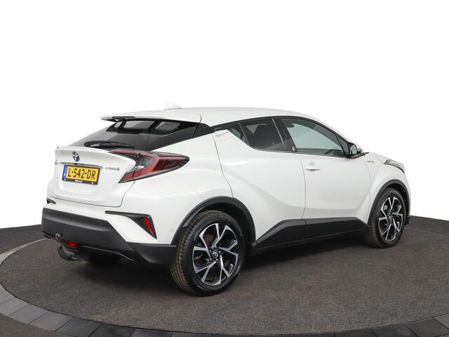Toyota C-HR 1.8 Hybrid Style | Stoelverwarming | Stuurwielverwarming | Navigatie | Trekhaak |