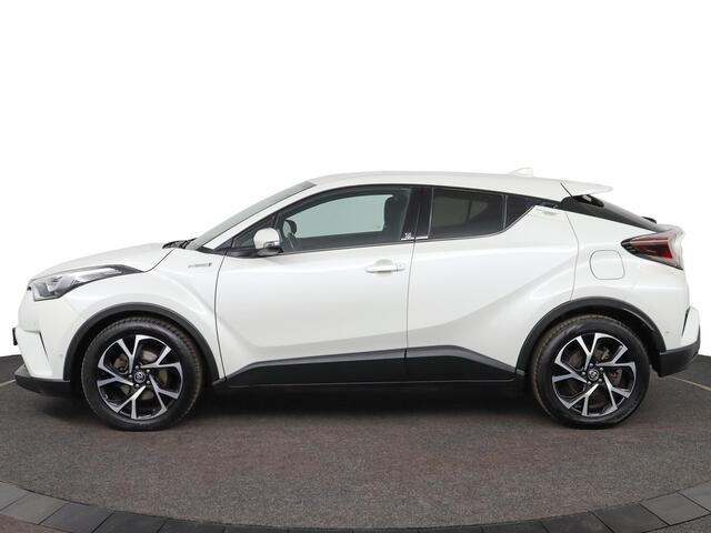 Toyota C-HR 1.8 Hybrid Style | Stoelverwarming | Stuurwielverwarming | Navigatie | Trekhaak |