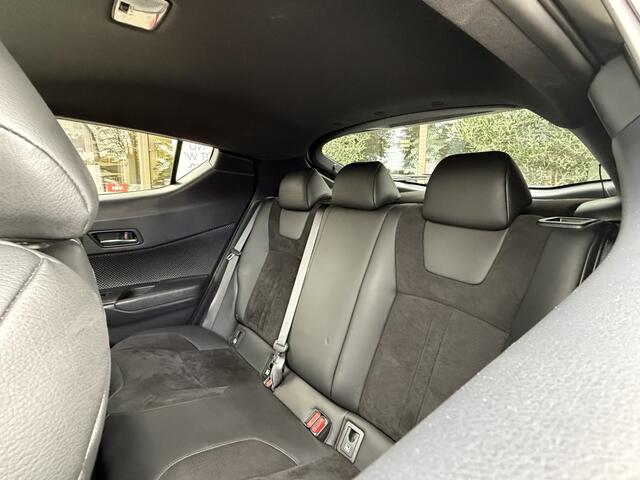 Toyota C-HR 1.8 Hybrid Bi-Tone | Trekhaak | Dodehoek ass. | Stoel & Stuurver