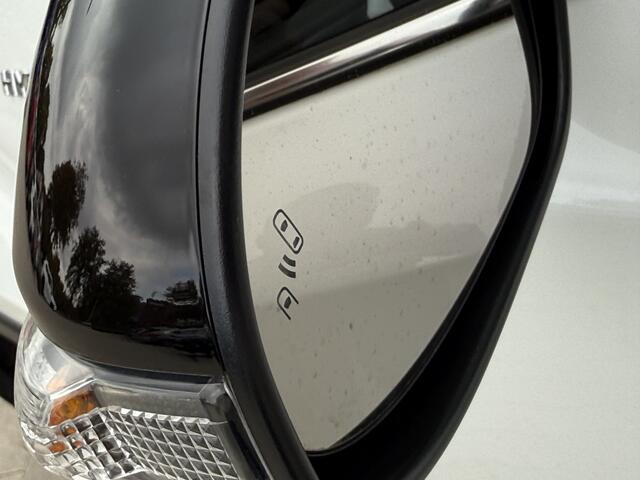 Toyota C-HR 1.8 Hybrid Bi-Tone | Trekhaak | Dodehoek ass. | Stoel & Stuurver