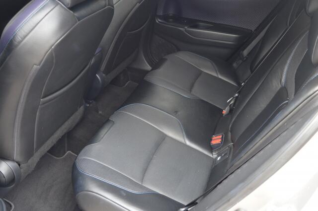 Toyota C-HR 1.8 Hybrid Bi-Tone | AUT - STOELVERW