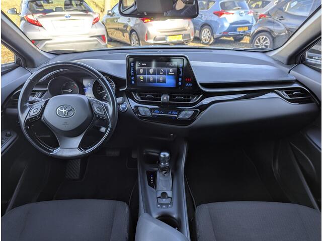 Toyota C-HR 1.8 Hybrid Active | All-season | Navi | Adaptieve cruise | Climate control | Camera