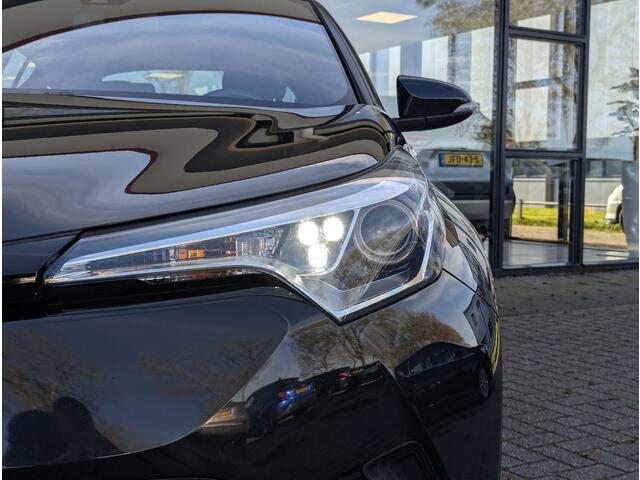 Toyota C-HR 1.8 Hybrid Active | All-season | Navi | Adaptieve cruise | Climate control | Camera