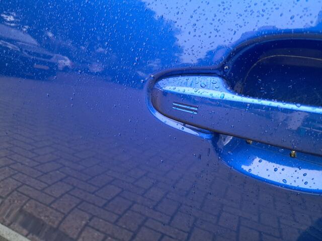 Toyota C-HR 1.8 Hybrid Bi-Tone | Clima | Cruise | Vol leder | Navigatie | LM Velgen | Keyless | Camera | RIJKLAARPRIJS INCL 12 MAANDEN GARANTIE EN BEURT