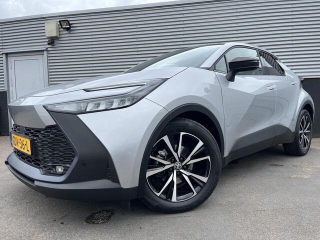 Toyota C-HR 1.8 Hybrid 140 Dynamic Dodehoek detectie, achteruitrij camera, adaptieve cruise control, Apple Carplay/Android Auto, keyless, parkeersensoren v&a