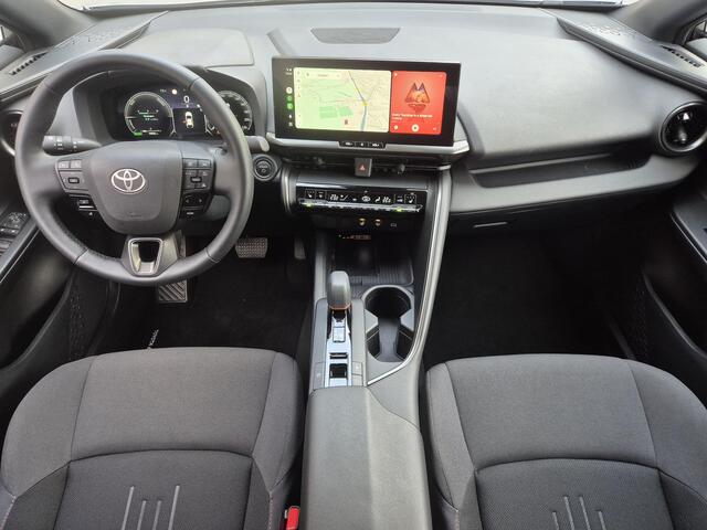 Toyota C-HR 1.8 Hybrid 140 Dynamic Automaat / Nieuw Model / Allseason banden / Stuur-, Stoel en Voorruitverwarming / Achteruitrijcamera / Elektrische achterklep / Keyless Entry/Start / Adaptief CC / Apple Carplay Android Auto / Climate control /