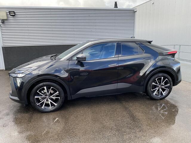 Toyota C-HR 2.0 Plug-in Hybrid 220 Dynamic Stoel- & stuurverwarming, 1e eign. navigatie Apple CarPlay/Android Auto, dodehoek detectie, parkeersensoren, adaptieve cruise control