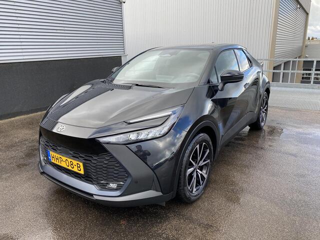 Toyota C-HR 2.0 Plug-in Hybrid 220 Dynamic Stoel- & stuurverwarming, 1e eign. navigatie Apple CarPlay/Android Auto, dodehoek detectie, parkeersensoren, adaptieve cruise control