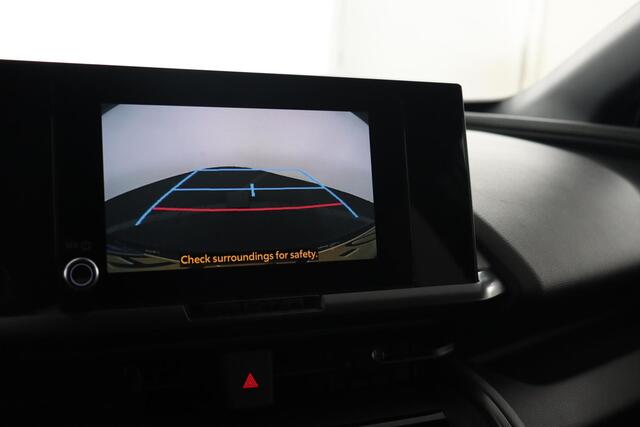 Toyota C-HR 2.0 Plug-in Hybrid 220 Dynamic | Stoel en Stuurverwarming | 65Km elektrisch bereik | Navigatie |