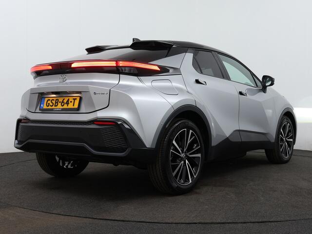 Toyota C-HR 2.0 Plug-in Hybrid 220 Executive | Navigatie | 360 Camera | LM velgen | Stoel en stuurwiel verwarmd |