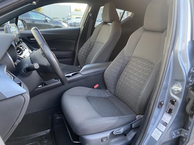 Toyota C-HR 1.8 Hybrid Dynamic Limited Parkeersensoren Stoel Stuur verwarming Carplay Dealer Onderhouden