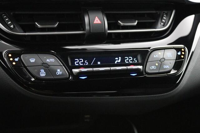 Toyota C-HR 2.0 Hybrid Bi-Tone | Stuur en stoelverwarming | Dodehoek detectie | Apple carplay android auto |