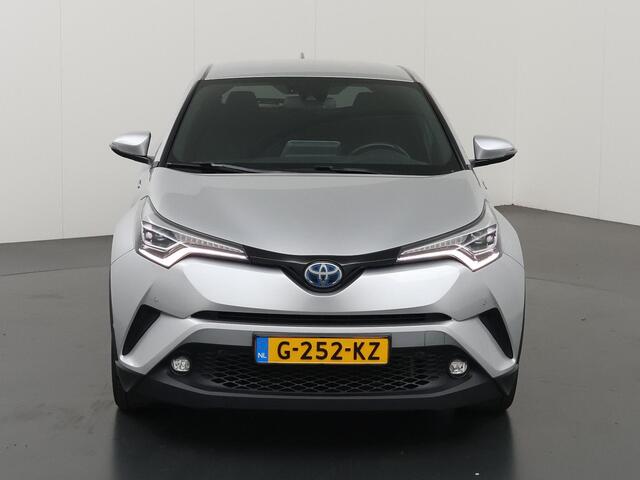 Toyota C-HR 1.8 Hybrid Style Ultimate | Trekhaak | Parkeercamera | Stoelverwarming | Navigatie | Climate Control |
