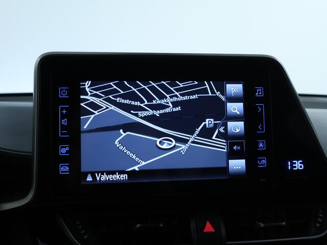 Toyota C-HR 1.8 Hybrid Style Limited | Adaptieve cruise control | Navigatie | Dodehoek waarschuwing | Bi-Tone | Stoelverwarming |