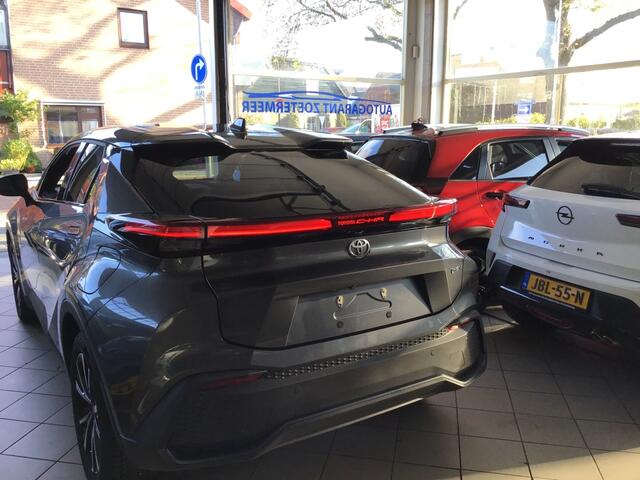 Toyota C-HR 1.8 Hybr style smart