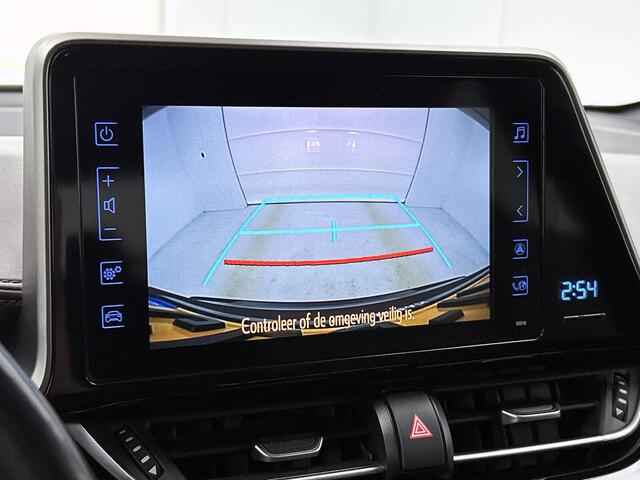 Toyota C-HR 1.8 Hybrid Executive | LED V+A | Stoelverwarming | Cruise control | 18'' LM velgen |