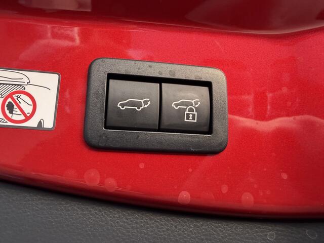 Toyota C-HR 1.8 Hybrid 140 First Edition Bi-Tone NL Auto 360 Camera BSM Apple Carplay