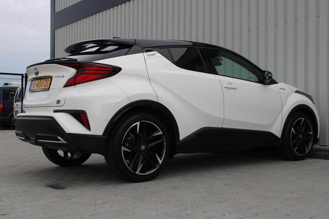 Toyota C-HR 1.8 Hybrid GR-Sport 2-Tone | Incl. 12 maanden garantie | Apple Carplay | Sport zetels | Stoelverwarming | JBL audio | Achteruitrijcamera | Adaptieve cruise control | Dodehoekdetectie | Parkeerhulp |