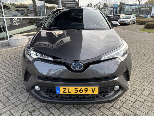 Toyota C-HR 1.8 Hybrid Style Navigatie | Cruise Control | Keyless | Climate Control | Stoelverwarming | Trekhaak