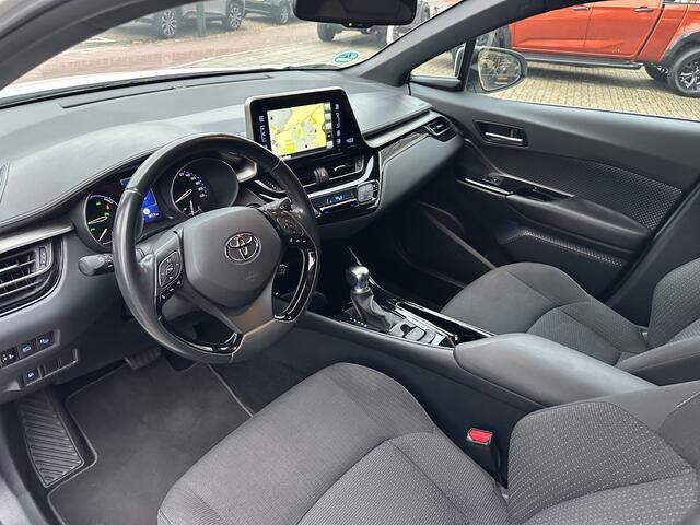 Toyota C-HR 1.8 Hybrid Style Pearl White
