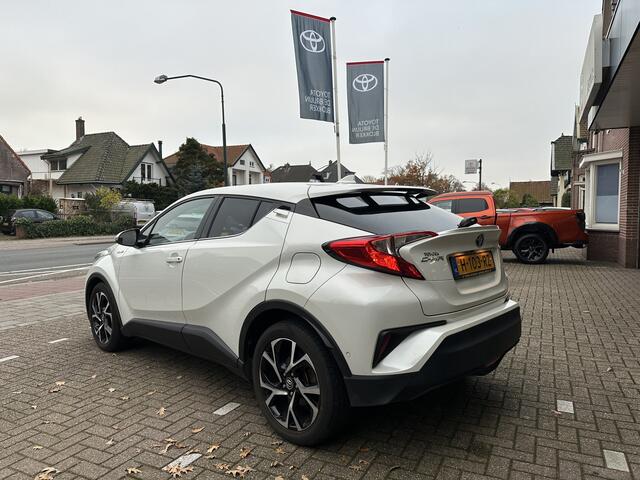 Toyota C-HR 1.8 Hybrid Style Pearl White