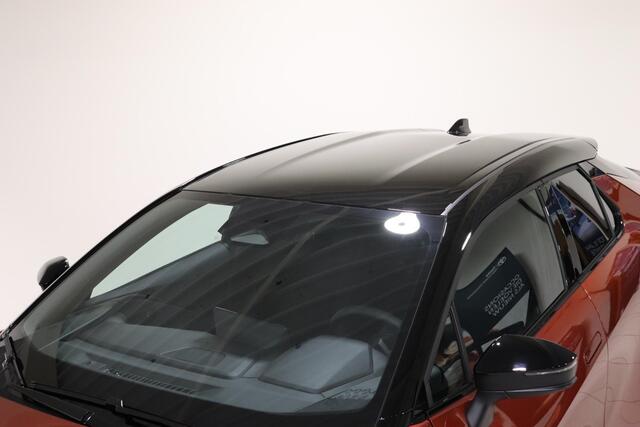 Toyota C-HR 2.0 Plug-in Hybrid 220 Dynamic, Zwarte 18" inch velgen & Logo's, Oranje Accenten en Remklauwen, Stuur & Stoelverwarming!