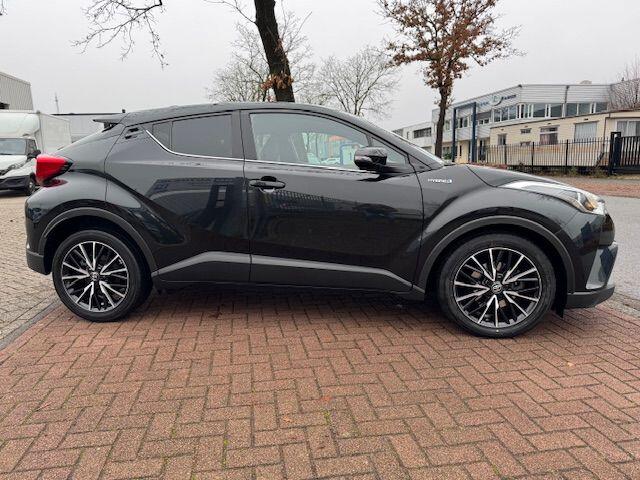 Toyota C-HR 1.8 Hybrid Dynamic Black Edition Automaat Airco/ECC,Navigatie,Camera