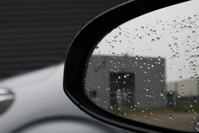 Toyota C-HR 1.8 Hybrid Style | Apple Carplay | 18 inch LM-velgen |