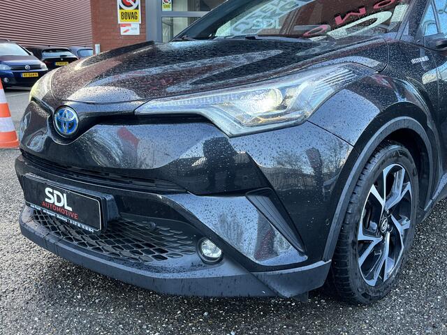 Toyota C-HR 1.8 Hybrid Executive // LED KOPLAMPEN // NAVI // CAMERA // ADAPTIVE CRUISE // STOEL + STUUR VERWARMING //