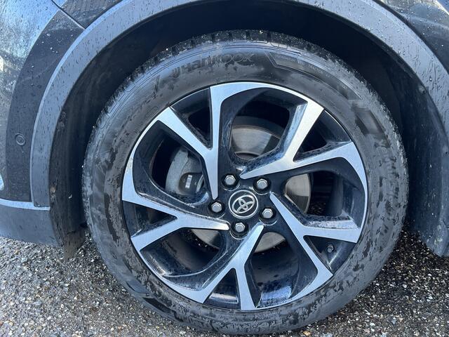 Toyota C-HR 1.8 Hybrid Executive // LED KOPLAMPEN // NAVI // CAMERA // ADAPTIVE CRUISE // STOEL + STUUR VERWARMING //