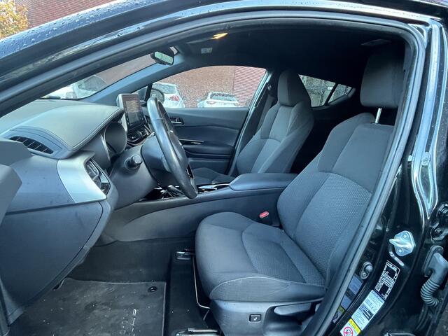 Toyota C-HR 1.8 Hybrid Executive // LED KOPLAMPEN // NAVI // CAMERA // ADAPTIVE CRUISE // STOEL + STUUR VERWARMING //