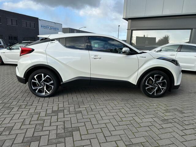Toyota C-HR 1.8i Hybride Aut. Dynamic Navi. Camera stoelverw.