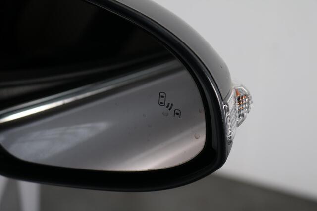 Toyota C-HR 1.8 Hybrid Bi-Tone Limited, Leder, navi, JBL