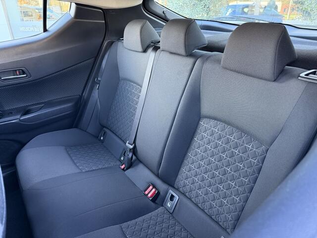 Toyota C-HR 1.8 Hybrid Dynamic | Trekhaak | Keyless | Camera achter | Metall