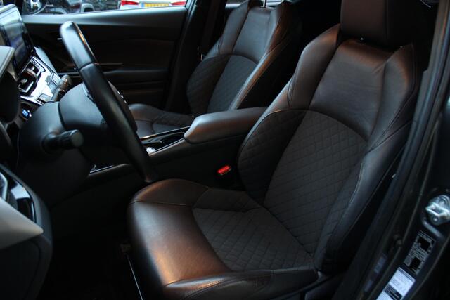 Toyota C-HR 1.2 Executive Parkeersensoren Voor en Achter, Achteruitrijcamera, Cruise Control Adaptief